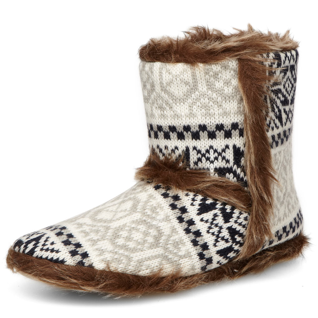 Navy fairisle boots     Was £15.00     Now £7.50 click to visit Dorothy Perkins