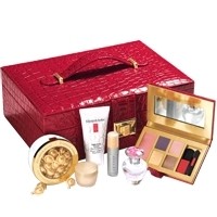 ELIZABETH ARDEN JEWELLERY BOX GIFT SET 355 click to visit Unineed