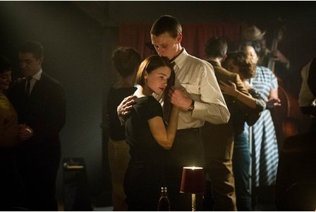 George Mackay and Jessica Bevan as Lewis and Kit