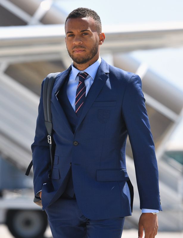 England-squad-at-Luton-Airport 2