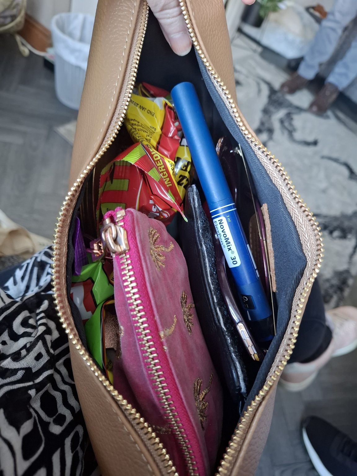 Elie Beamont Wine Hobo Bag